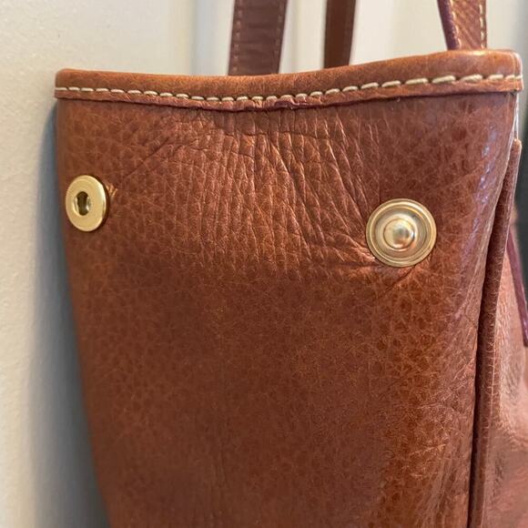 Vintage Dooney & Bourke Pebbled Leather Shoulder Bag | Expandable Brass Hardware - Picture 13 of 16